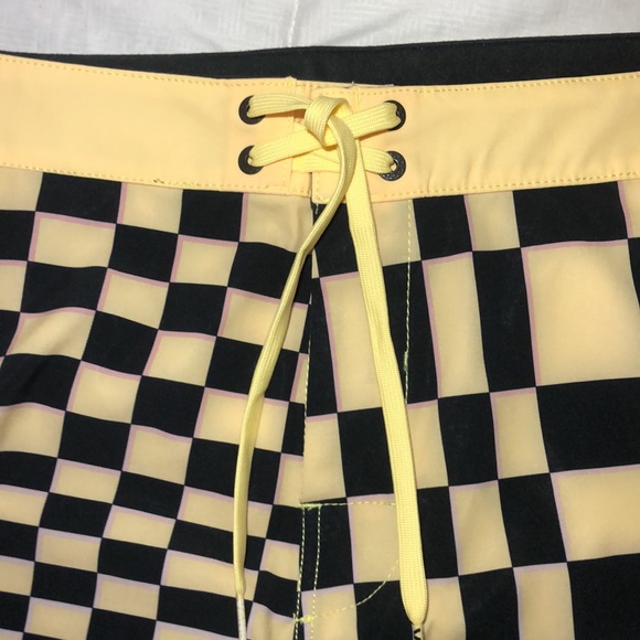 VANS NEW BOARDSHORTS SKEWED CHECKER MENS 33 WAIST ANTIQUE WHITE POCKET 18 in. - Picture 8 of 8